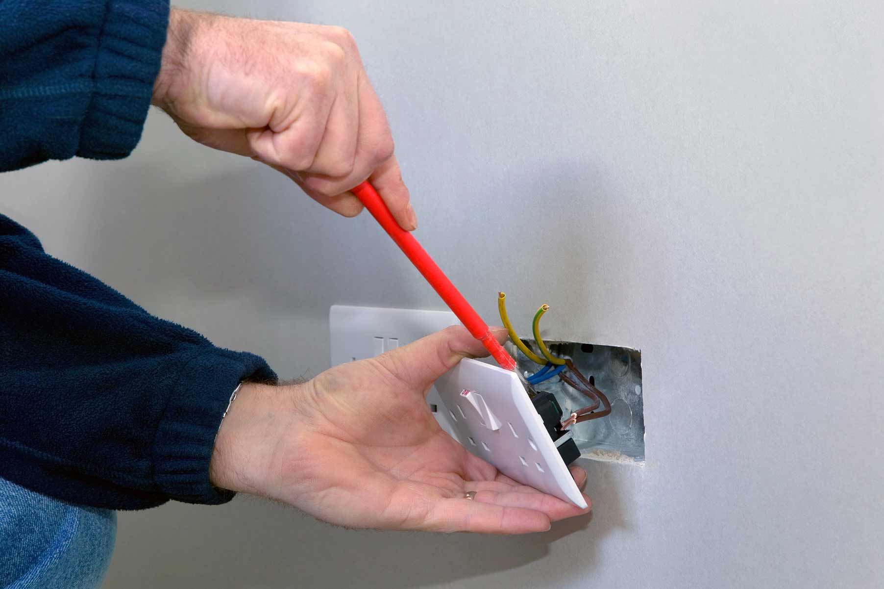 Our electricians can install plug sockets for domestic and commercial proeprties in Kettering and the local area. 